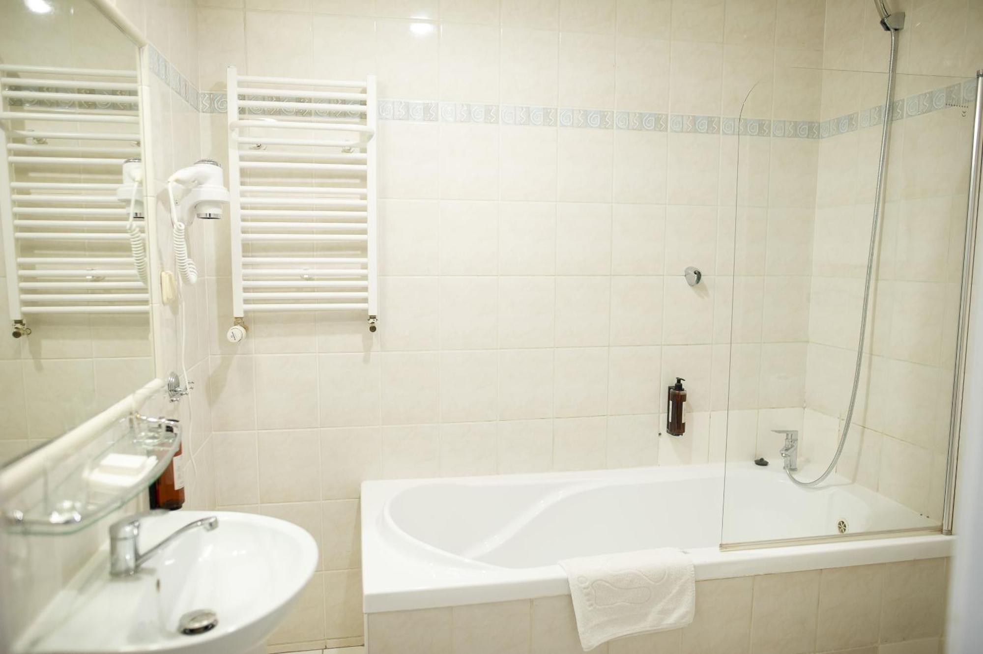 Pietrak Hotel Γκνιέζνο Εξωτερικό φωτογραφία