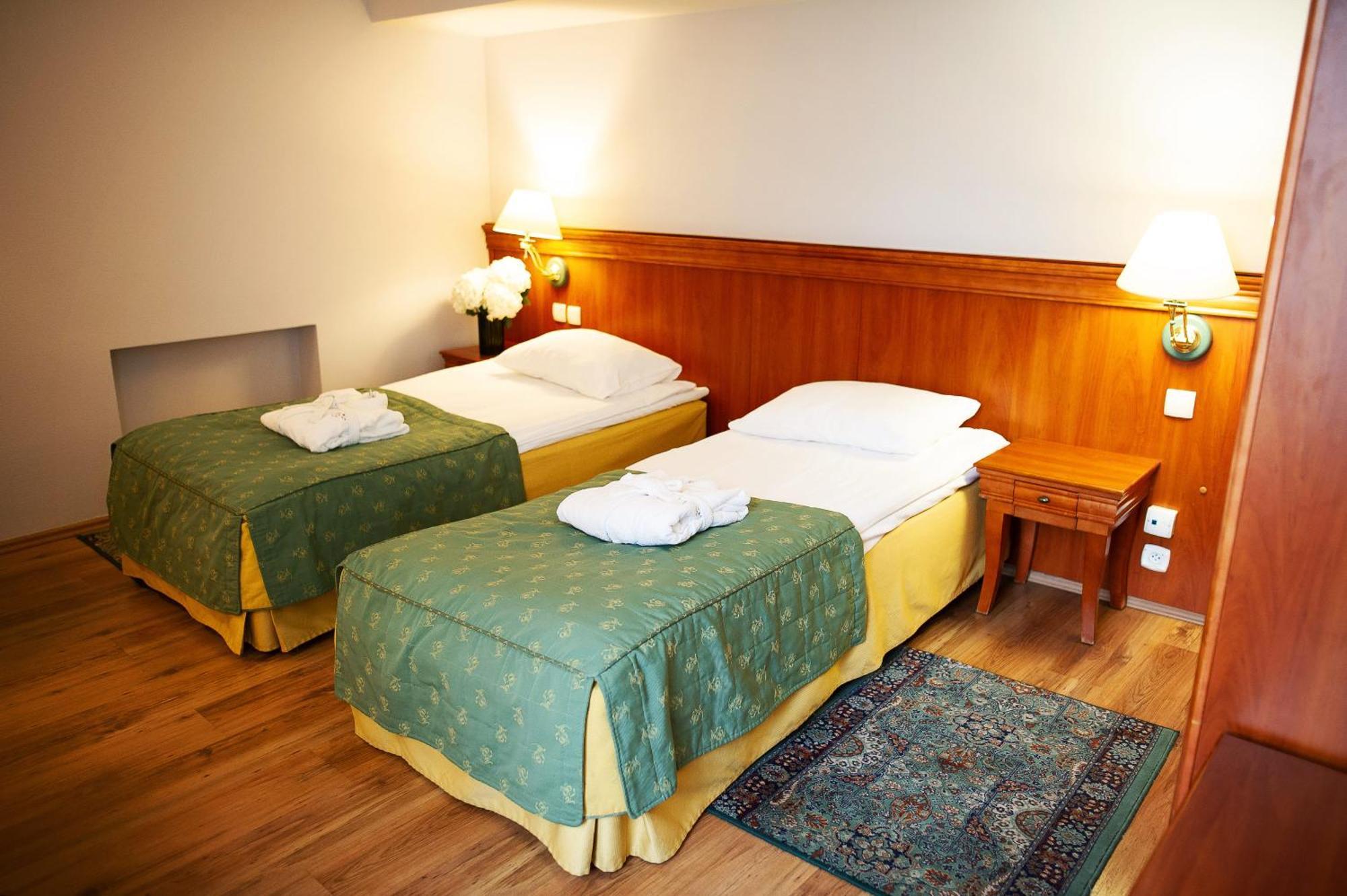 Pietrak Hotel Γκνιέζνο Εξωτερικό φωτογραφία