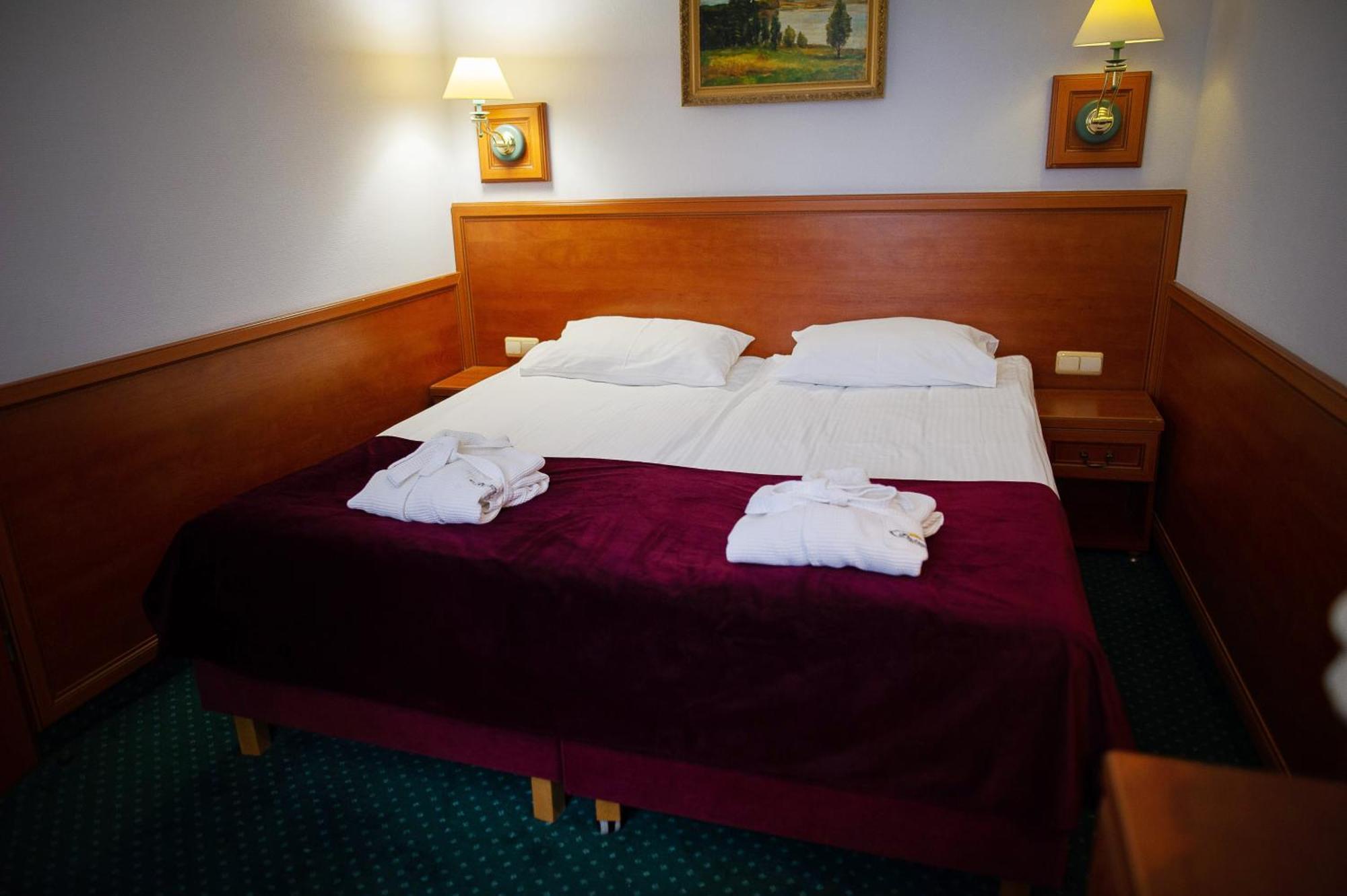 Pietrak Hotel Γκνιέζνο Εξωτερικό φωτογραφία