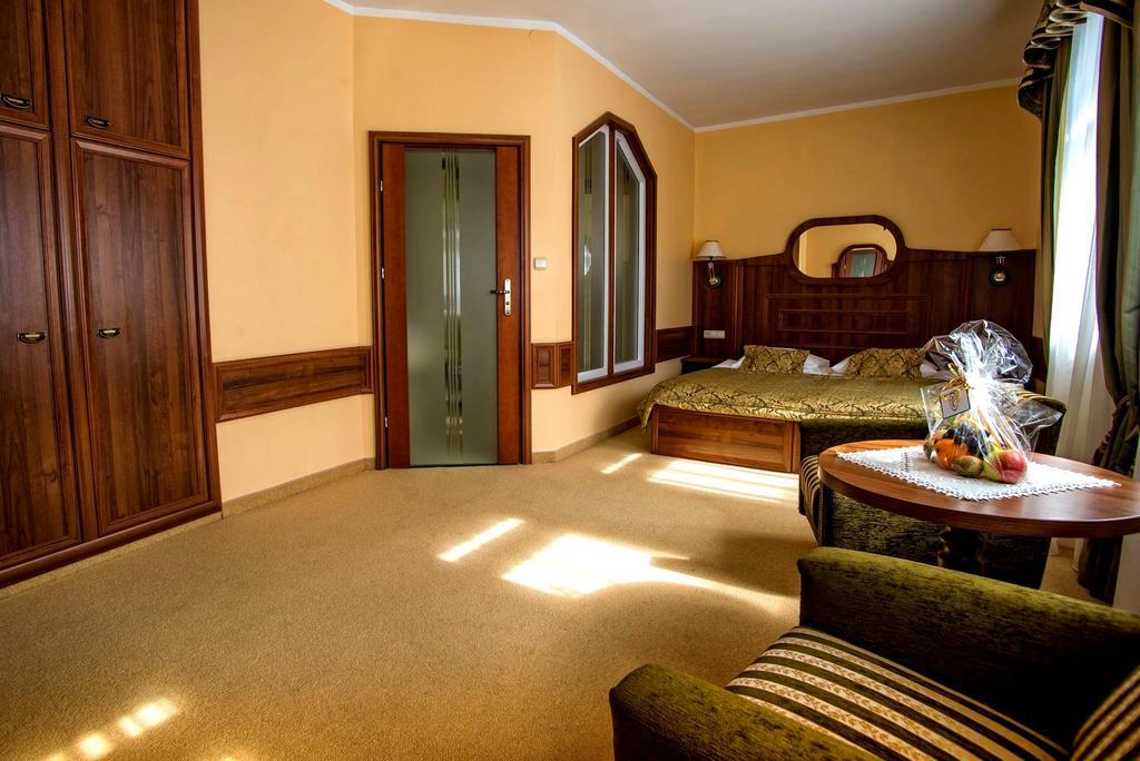 Pietrak Hotel Γκνιέζνο Εξωτερικό φωτογραφία